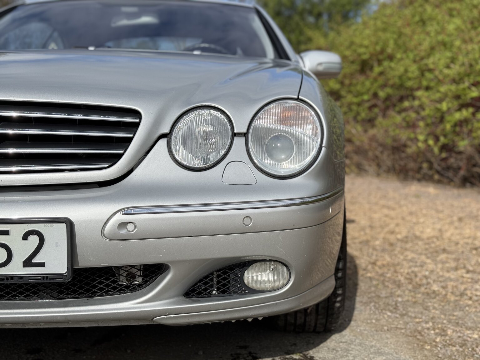 Exterior image of 2000 Mercedes-Benz CL 500