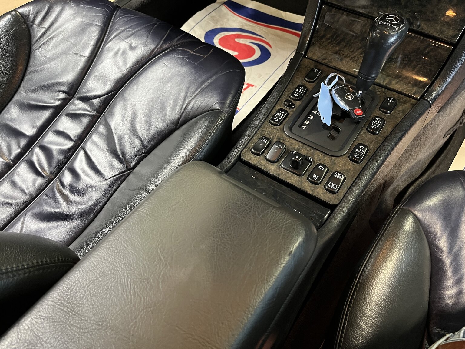 Innenraumfoto von 1998 Mercedes-Benz E55 AMG