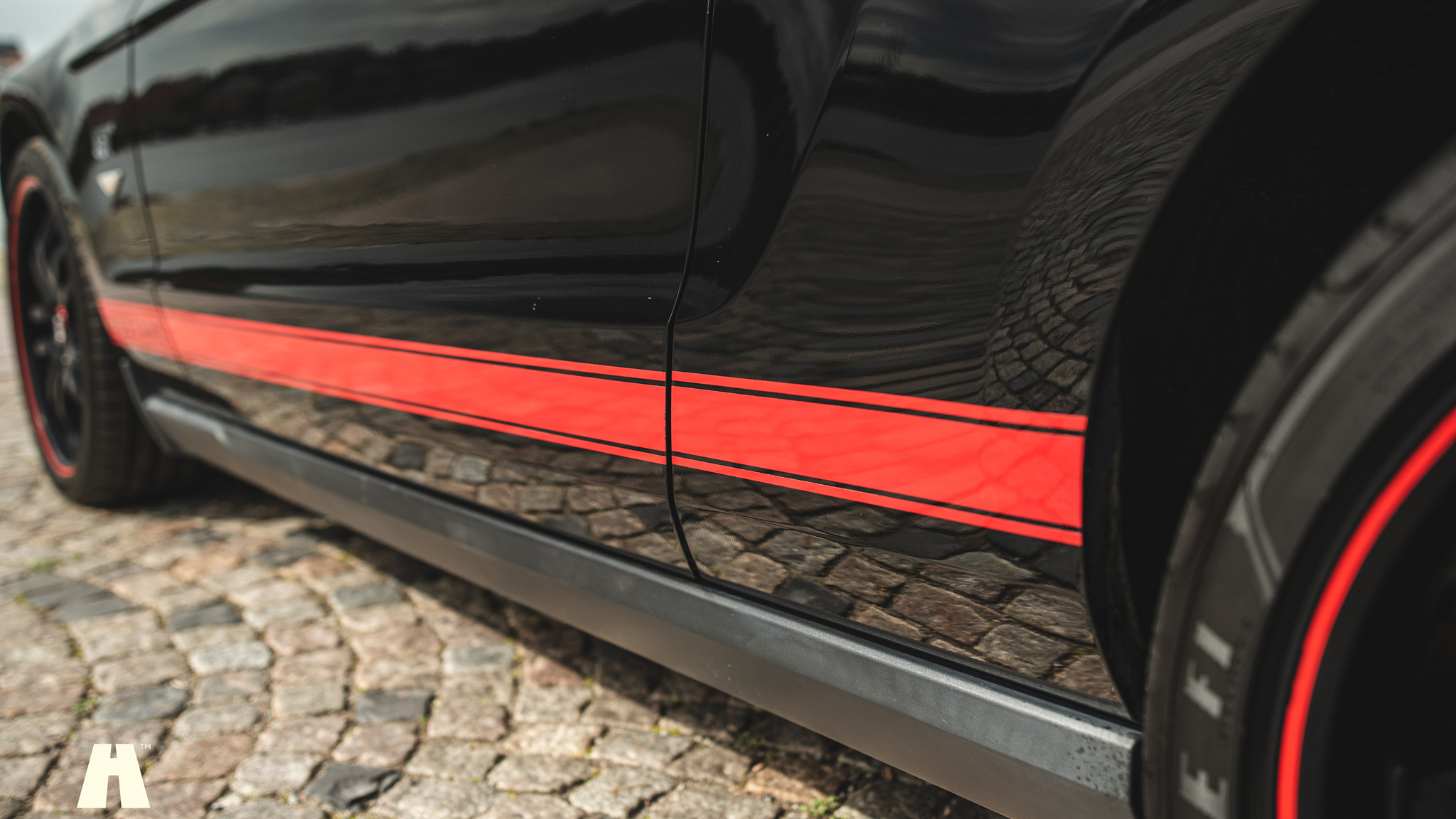 Exterior image of 2010 Ford Mustang GT 