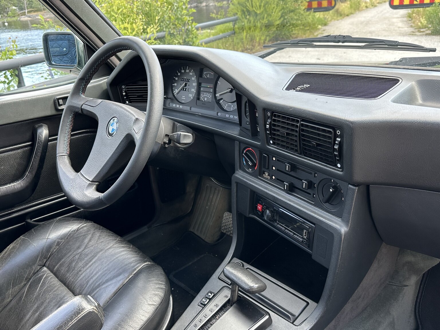 Interiörbild 1985 BMW 525E