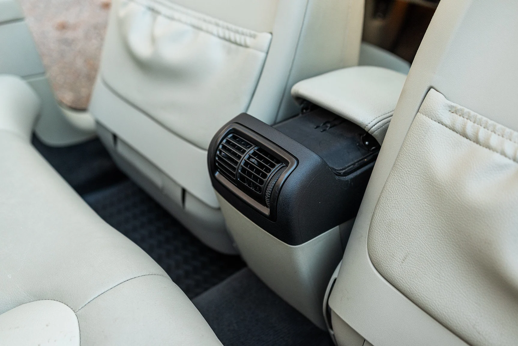Interior image of 2008 SAAB 9-3 Vector 2.0T Cabriolet (61)