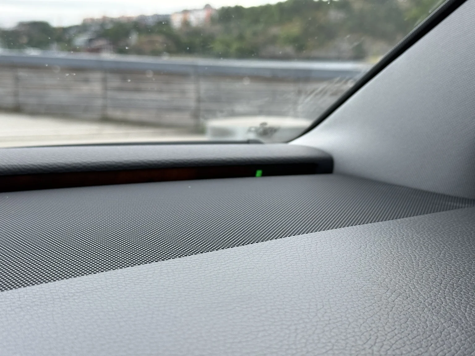 Innenraumfoto von 2013 Volkswagen Phaeton 3.0 TDI (86)