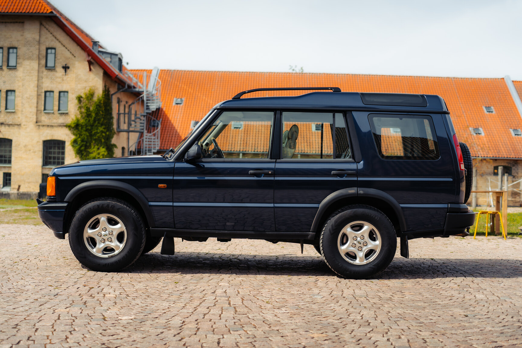 Exteriörbild på 1999 Landrover Discovery II V8