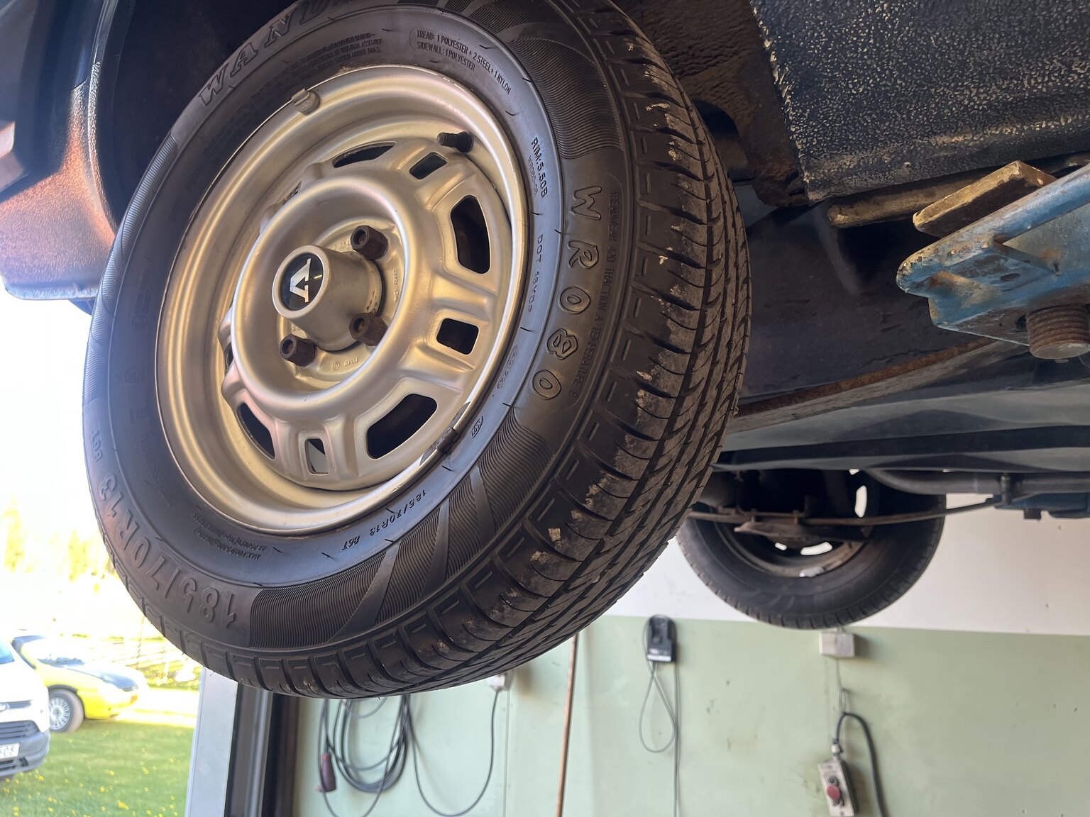 Image of 1983 Volvo 340 (17) mechanics