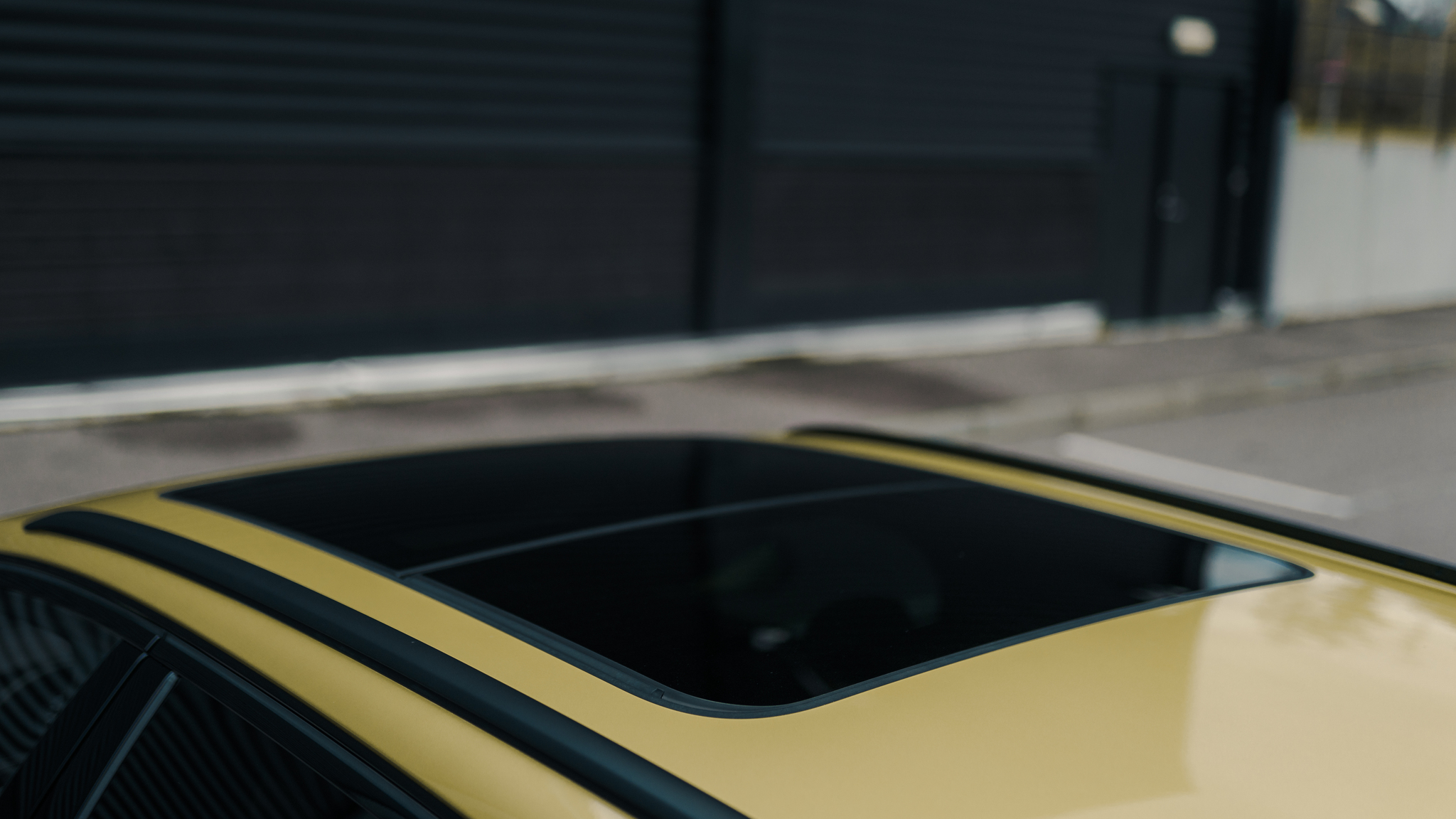 Exterior image of 2016 Audi RS6 Avant Exclusive (37)