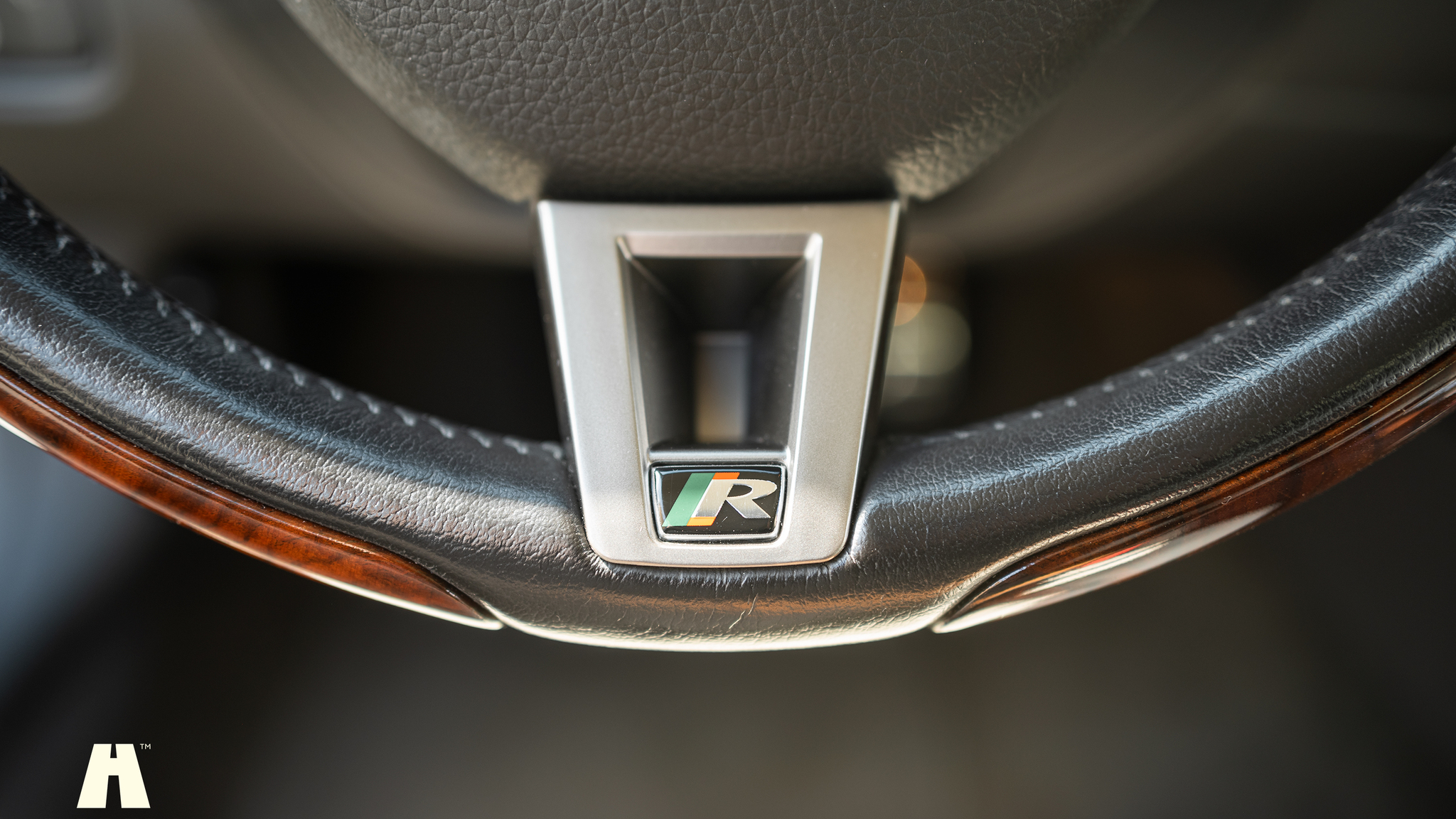 Interior image of 2008 Jaguar XKR (48)