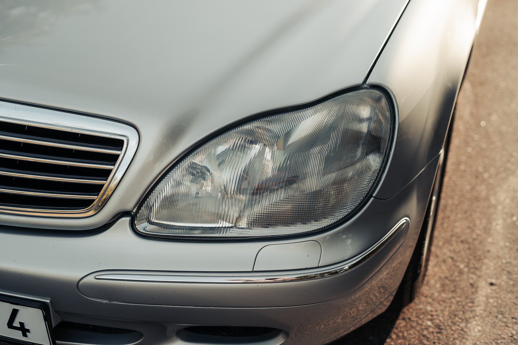 Exteriörbild på 1999 Mercedes-Benz S 320