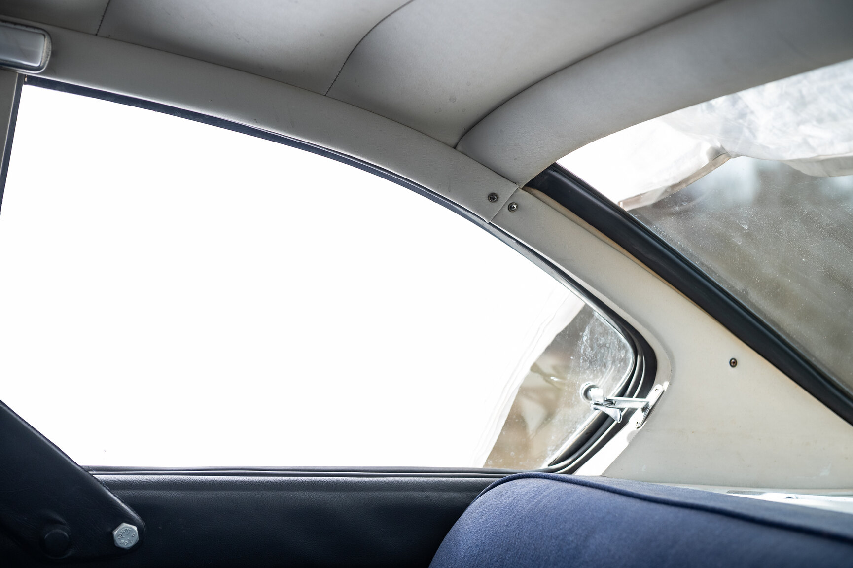 Interior image of 1965 Lancia Flavia Coupé