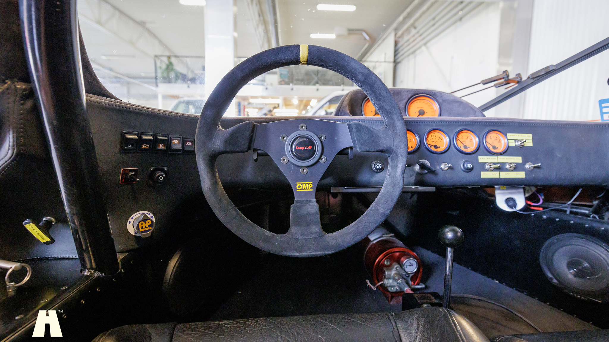 Interior image of 2006 Ultima GTR (8)