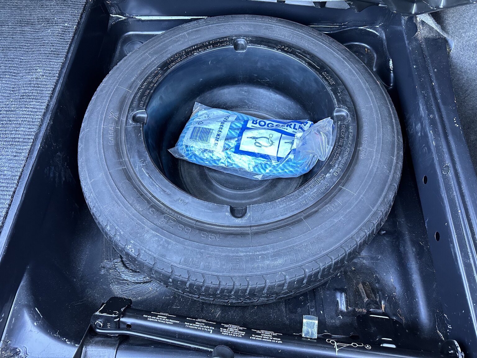 Innenraumfoto von 1990 Mercedes-Benz 300 CE 24V