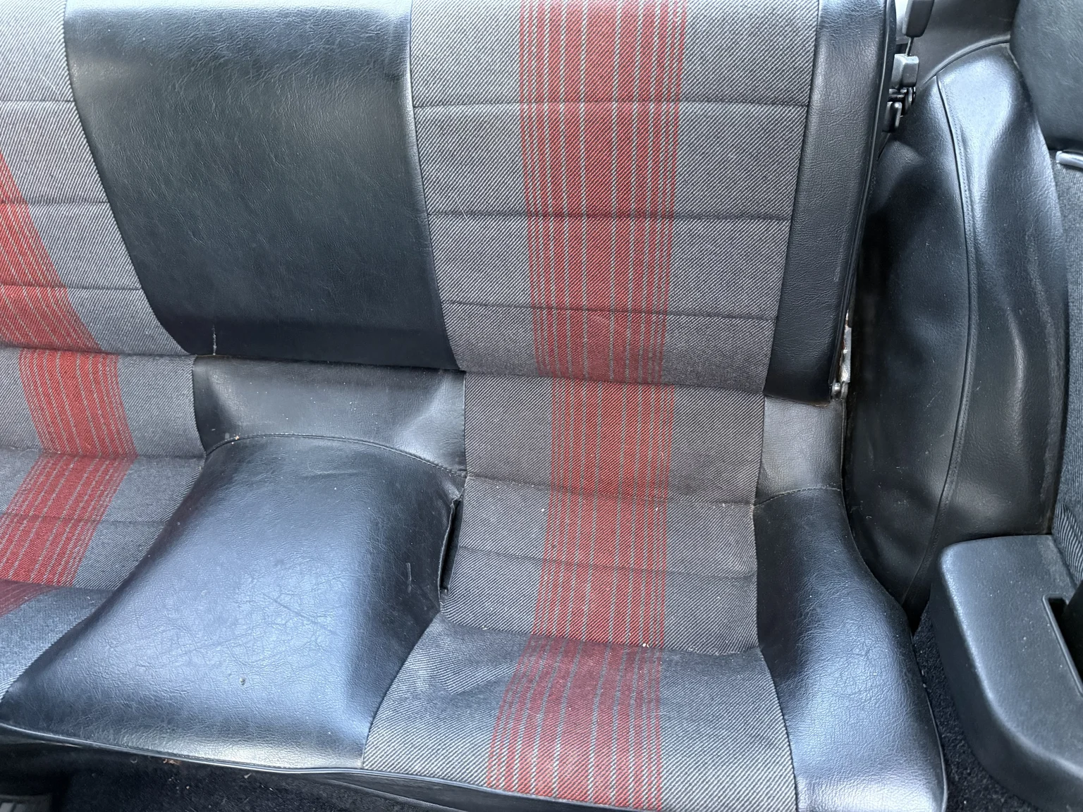 Interior image of 1983 Mazda RX-7 (44)