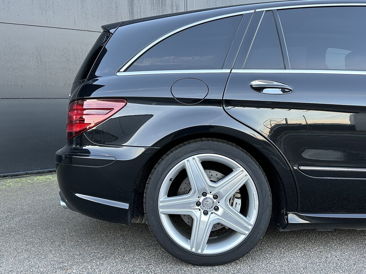 Exteriörbild på 2007 Mercedes-Benz R63 AMG