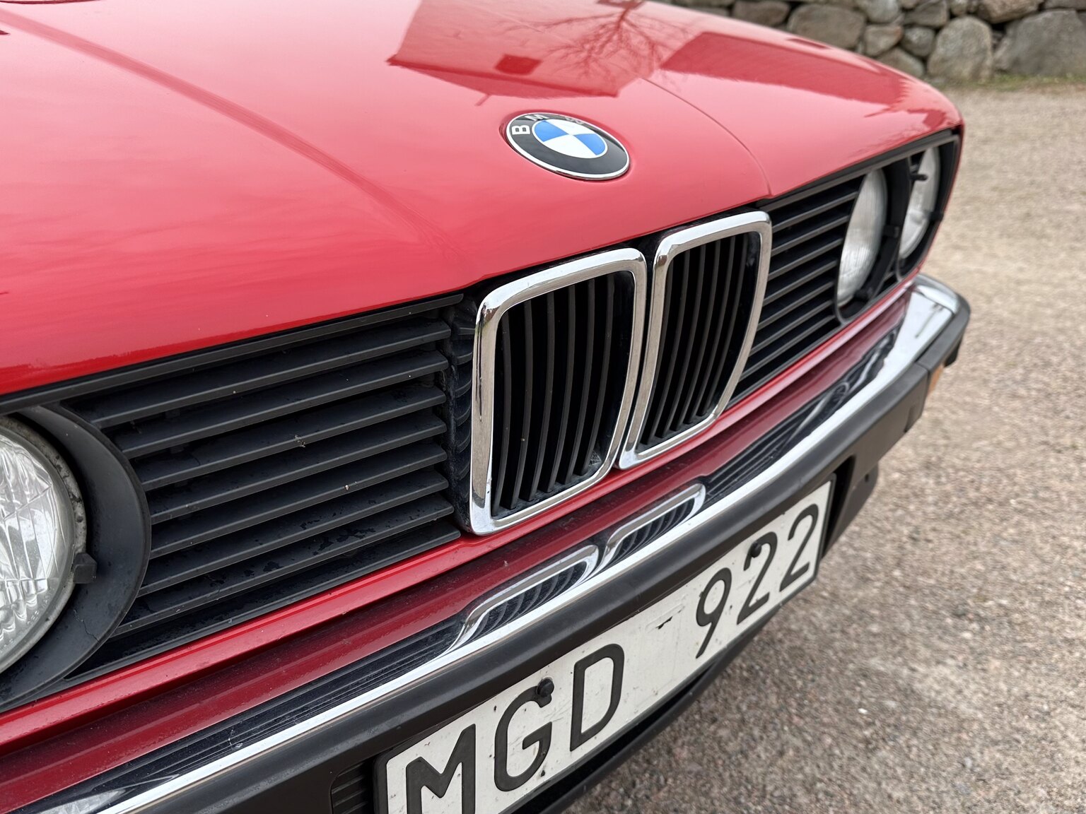 Exterior image of 1987 BMW 325i Convertible (50)