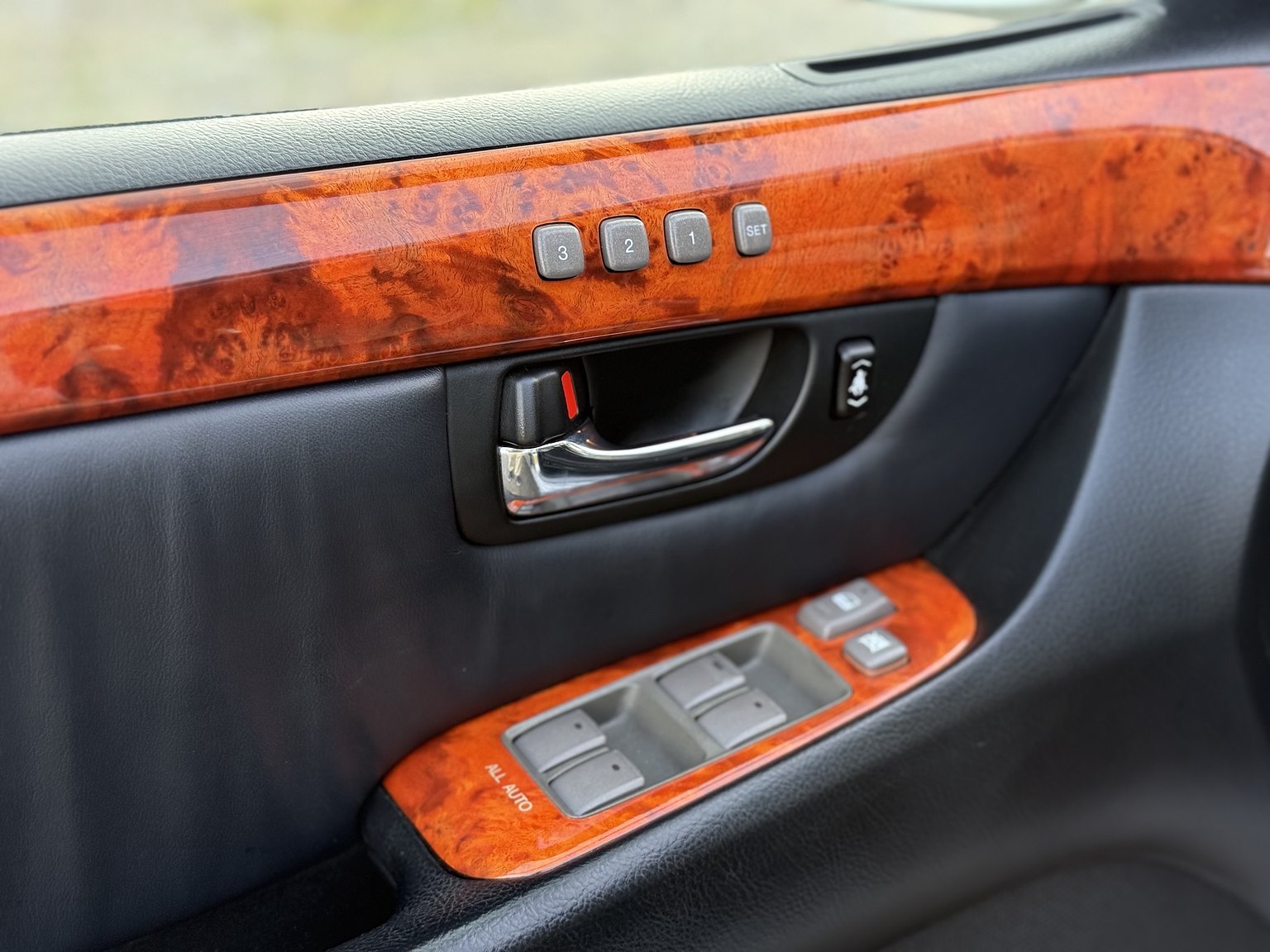 Innenraumfoto von 2005 Lexus LS 430 4.3 V8
