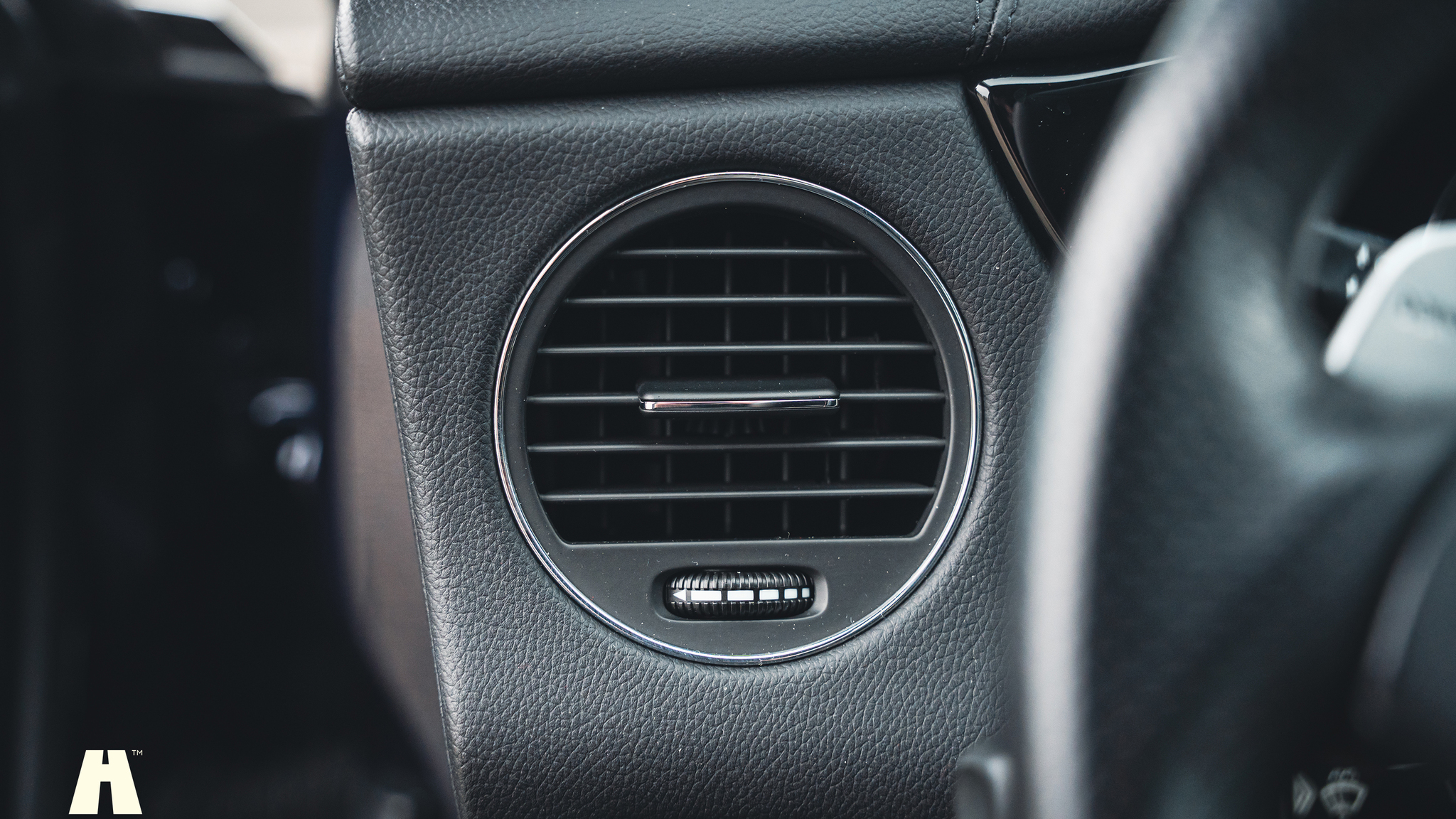 Innenraumfoto von 2008 Mercedes-Benz CLS 63 AMG (36)