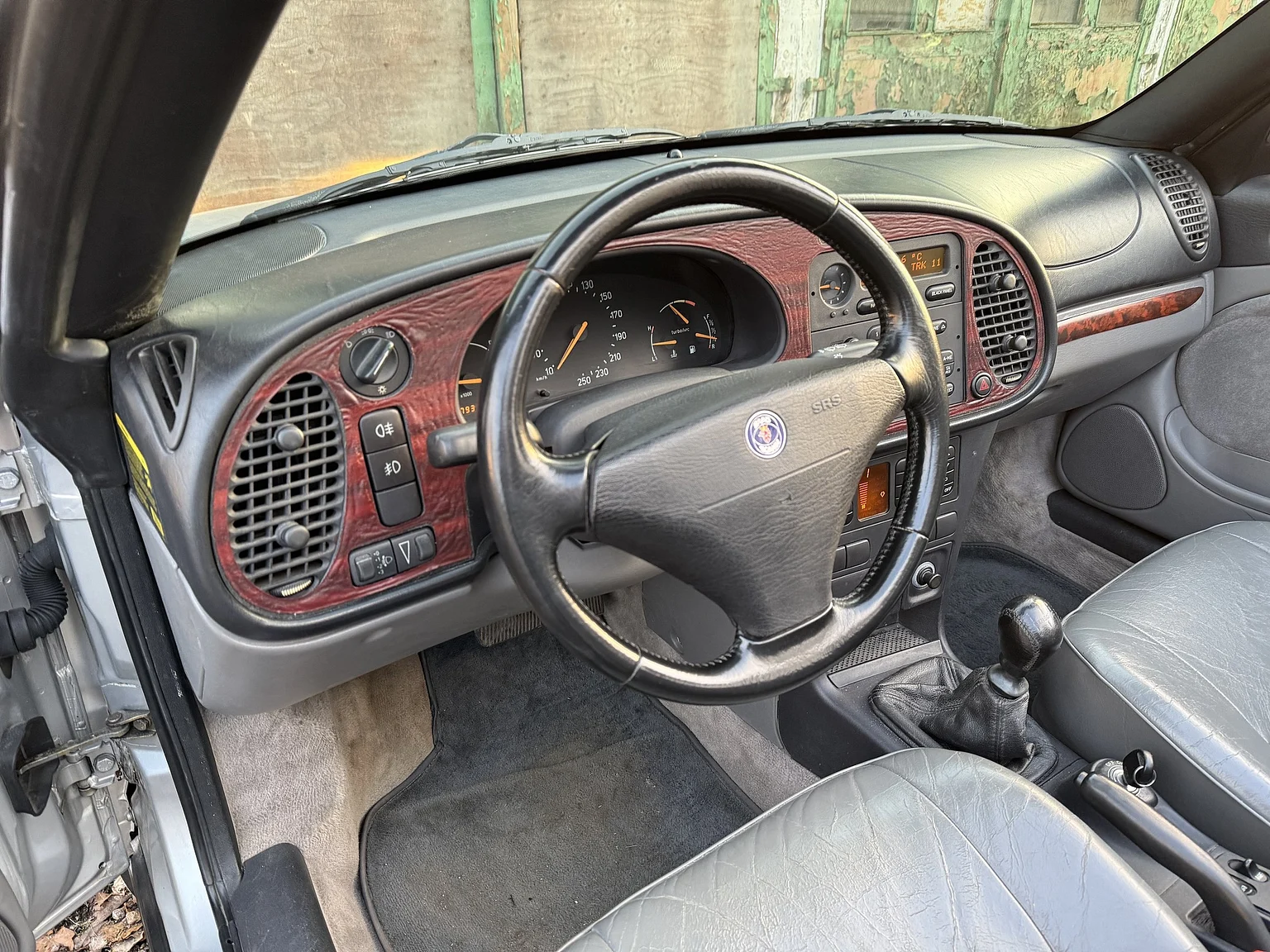 Interior image of 1996 SAAB 900 Turbo Convertible (2)