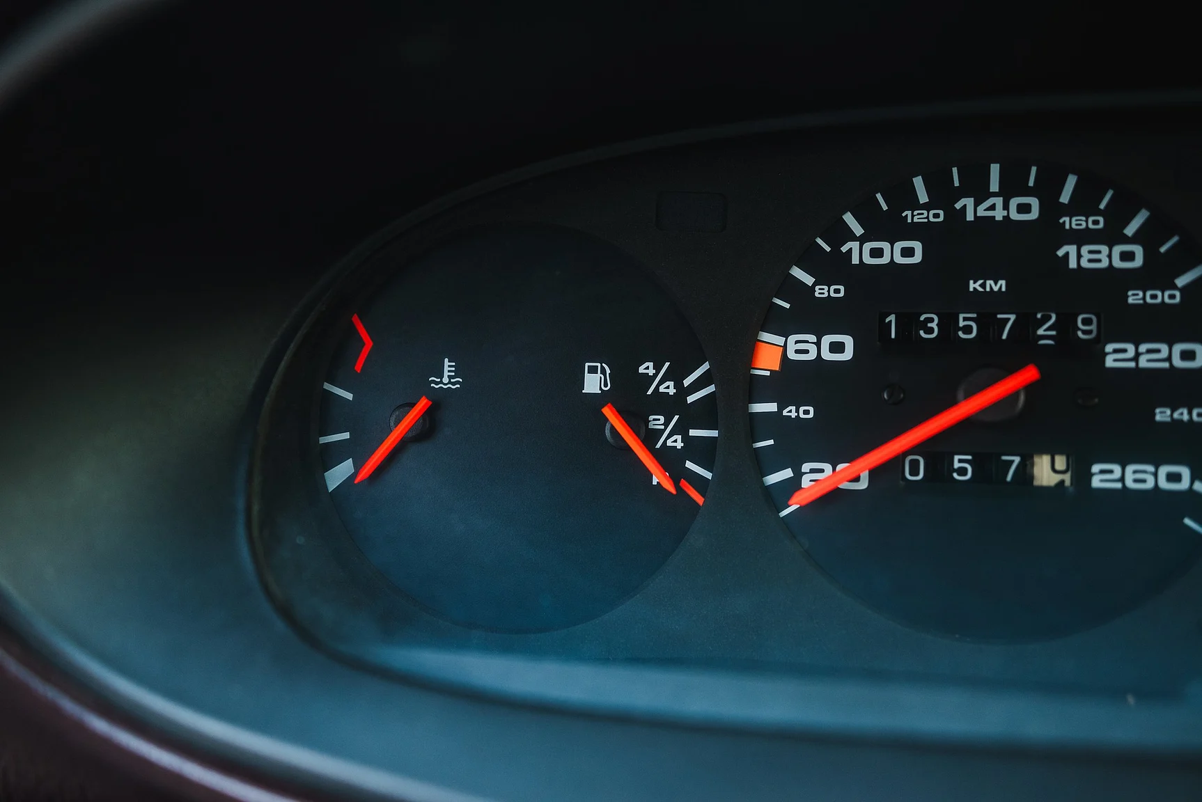 Interior image of 1986 Porsche 944R (35)