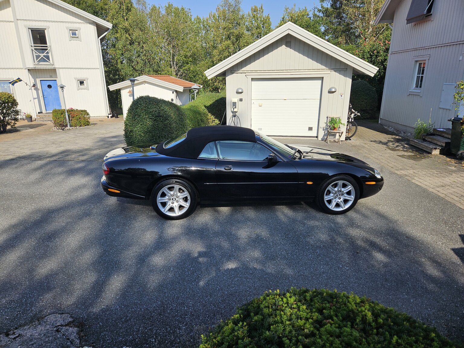 Exteriörbild på 1998 Jaguar XK8 Cabriolet