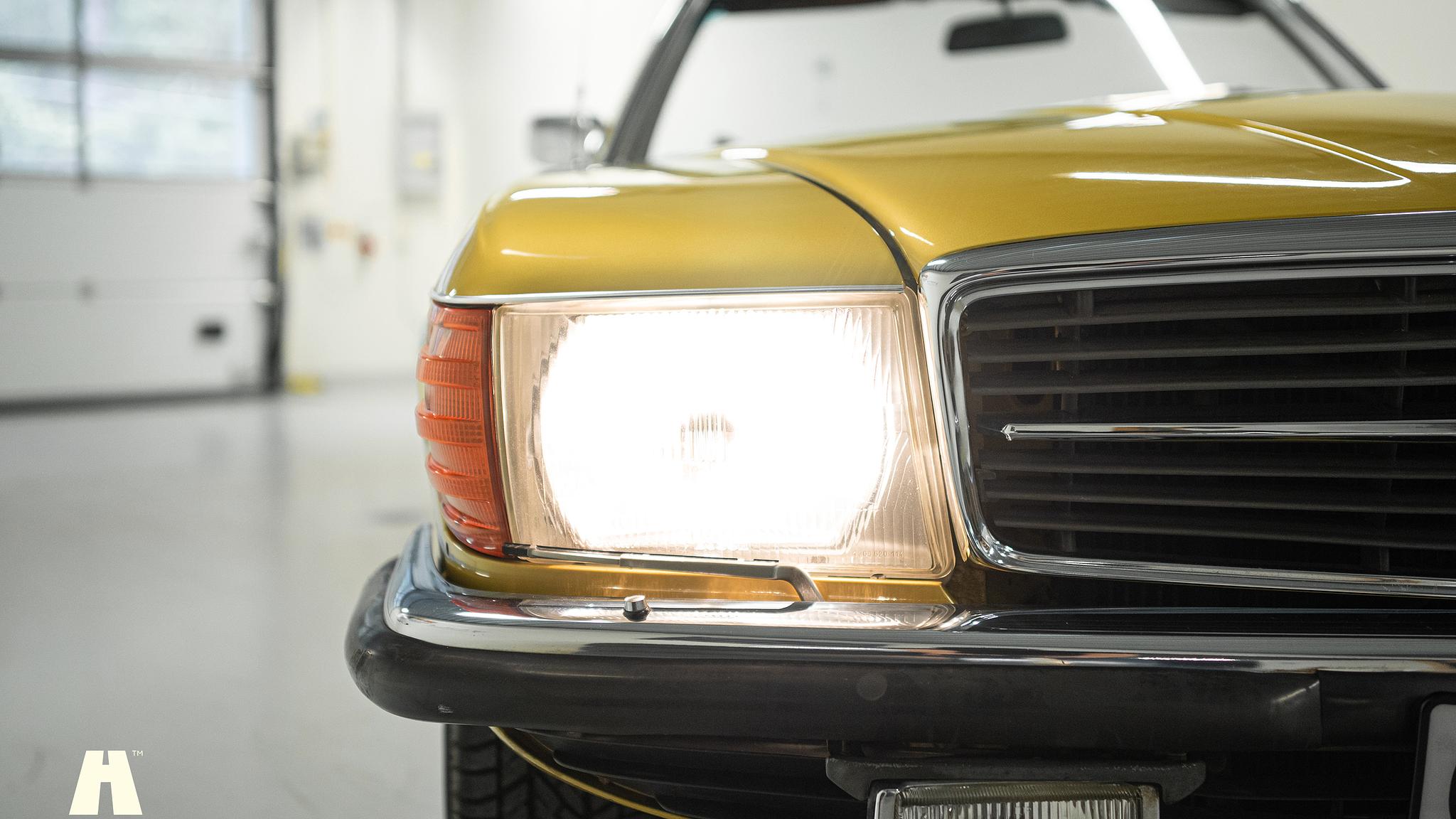 Exterior image of 1975 Mercedes SL 350