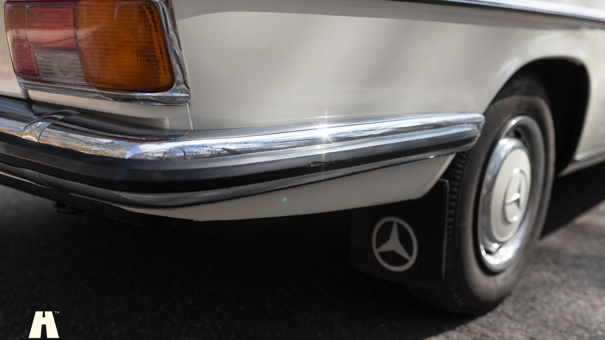 Aussenfoto 1970 Mercedes 250 CE