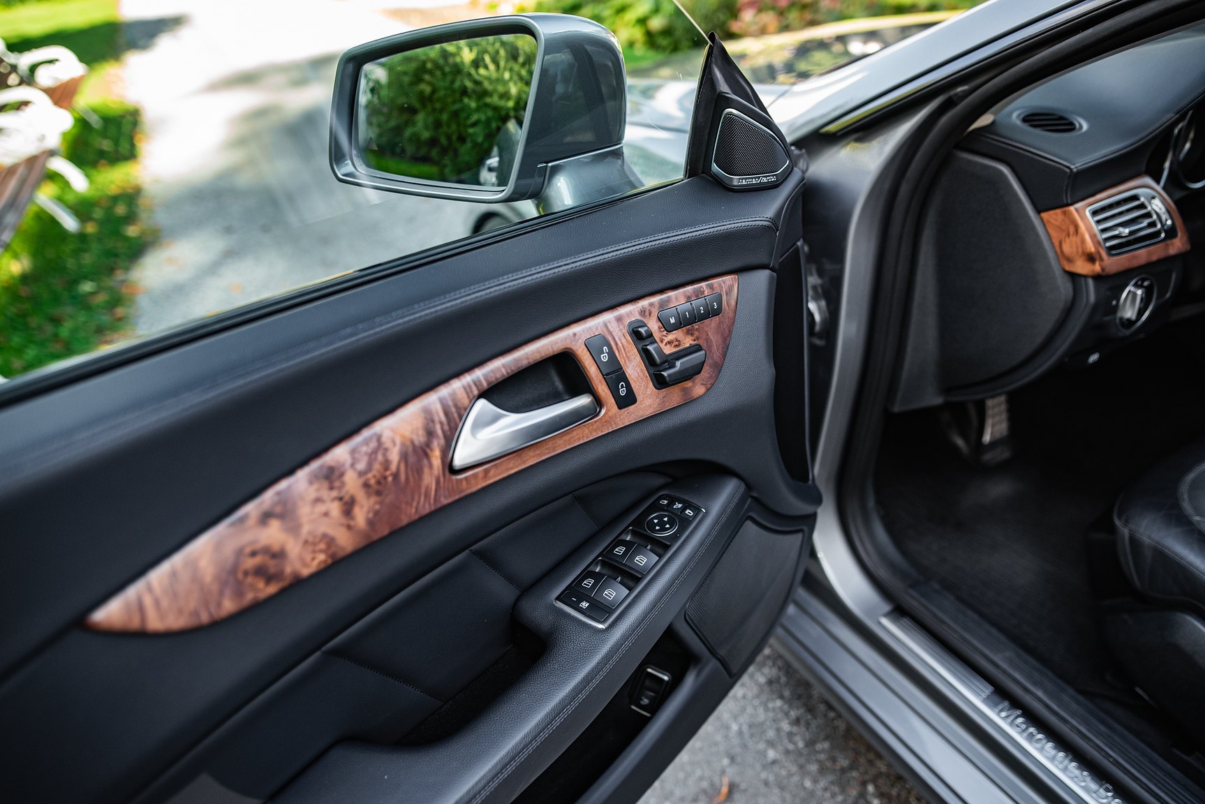 Innenraumfoto von 2011 Mercedes-Benz CLS 500
