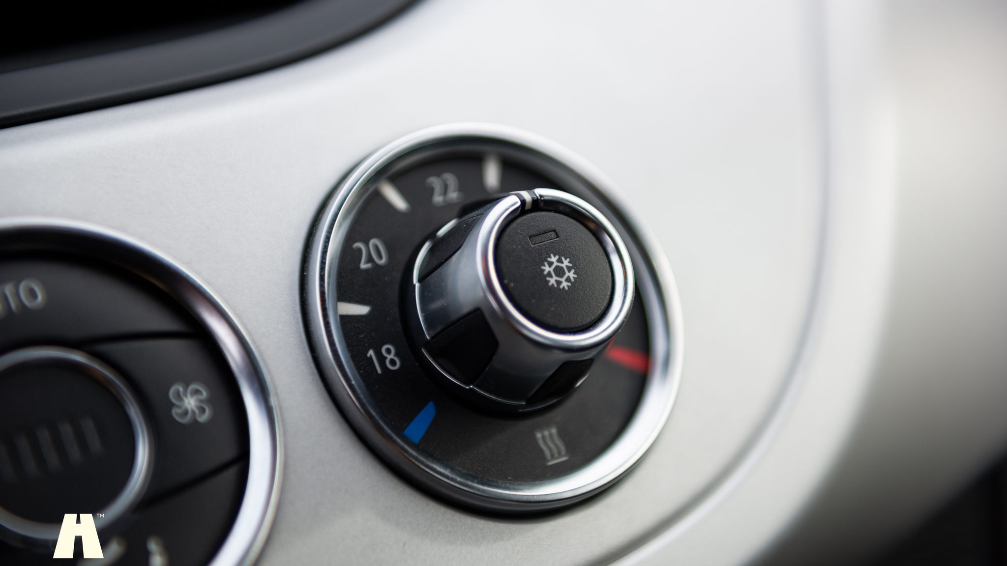 Interior image of 2009 BMW Z4 S-Drive23i (13)