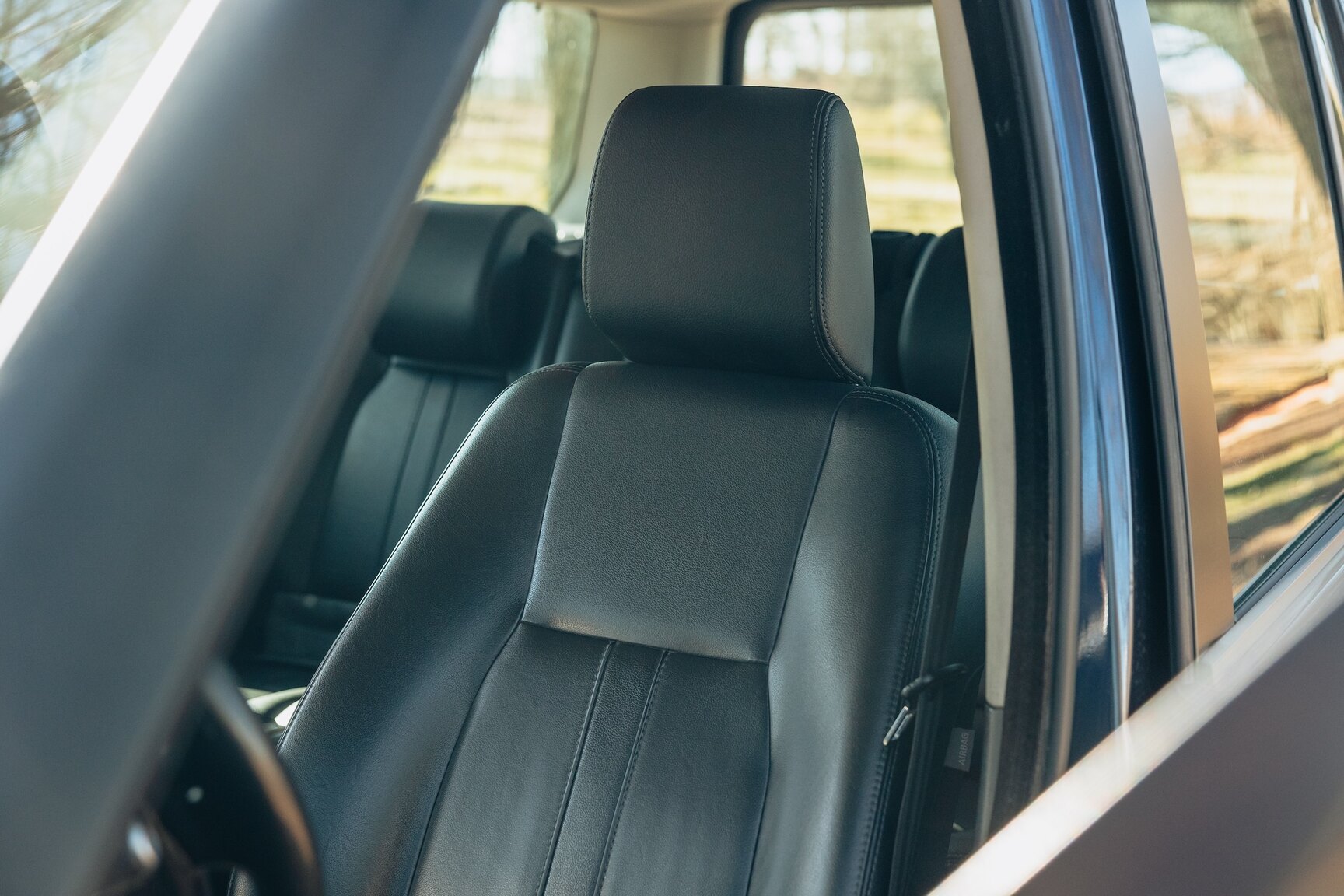 Innenraumfoto von 2015 Land Rover Discovery 3.0 TDV6
