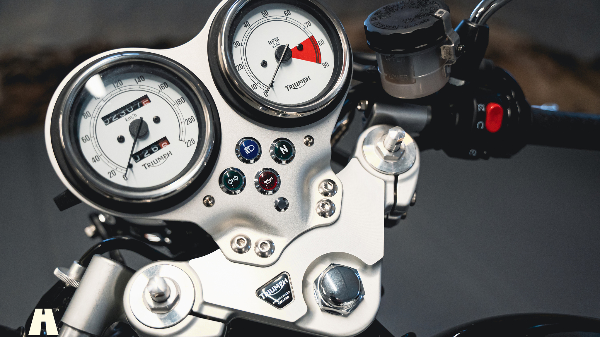 Exterior image of 2007 Triumph Thruxton 900 (22)