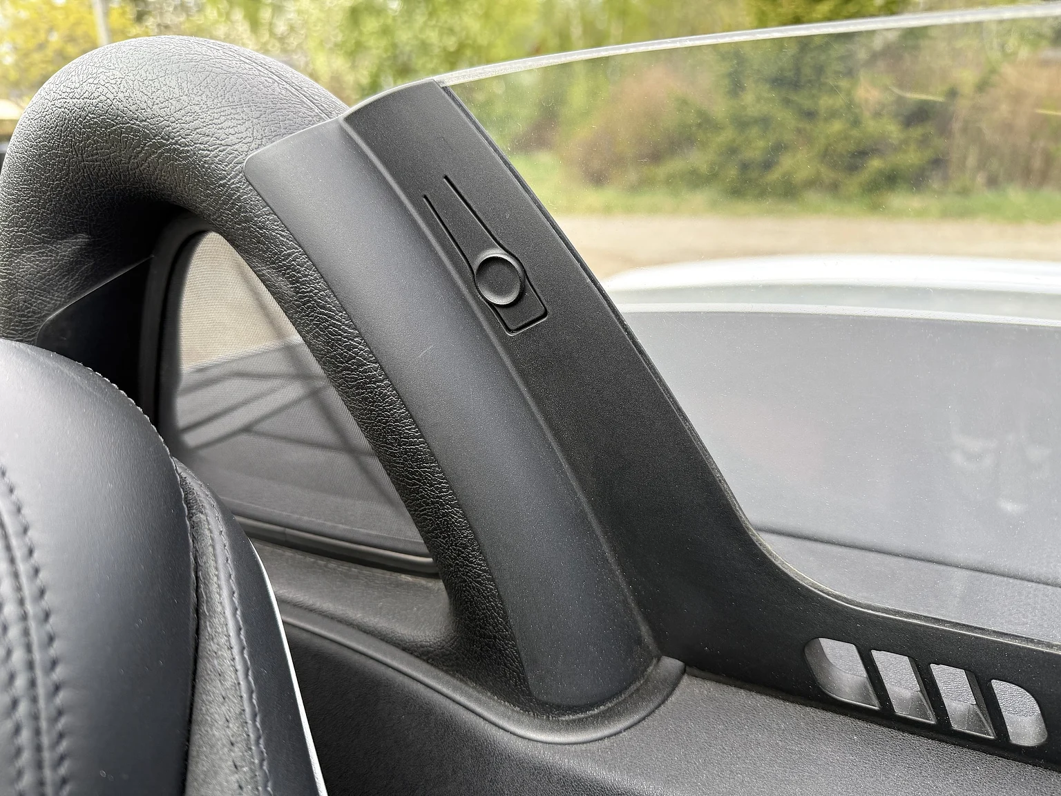 Innenraumfoto von 2005 Mercedes-Benz SLK 55 (38)