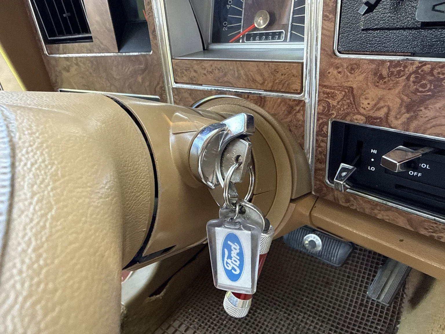 Innenraumfoto von 1975 Mercury Monarch Coupe (38)