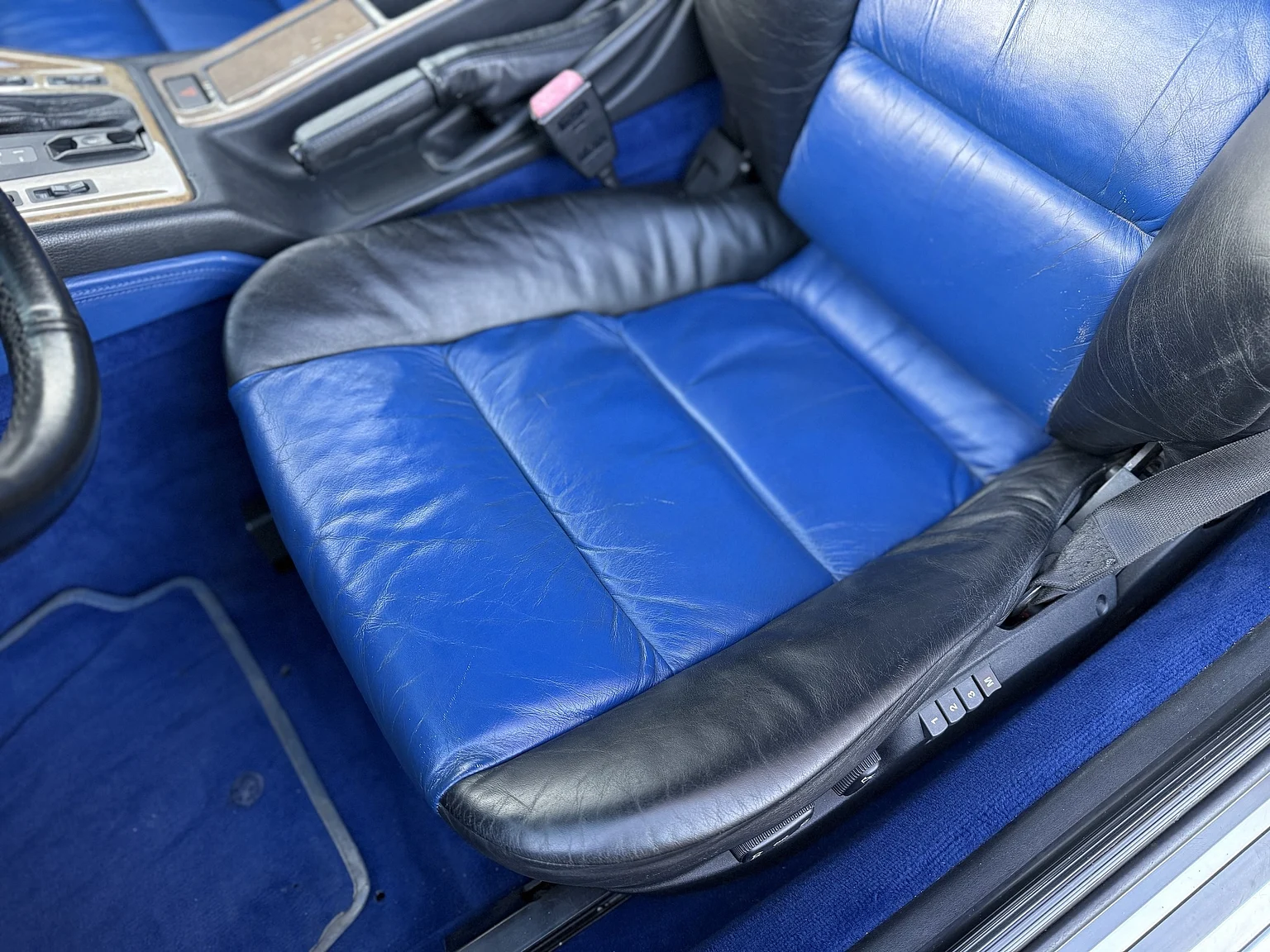 Interiörbild 1992 BMW 850iA - No Reserve (14)