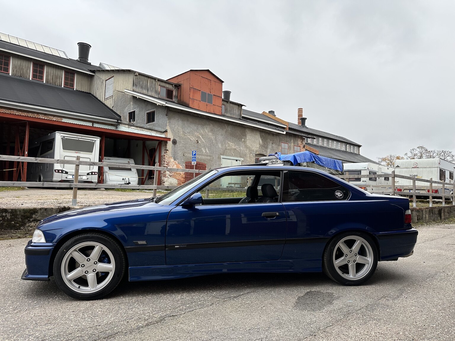 Exterior image of 1996 BMW 328i Coupé E36 M-Sport
