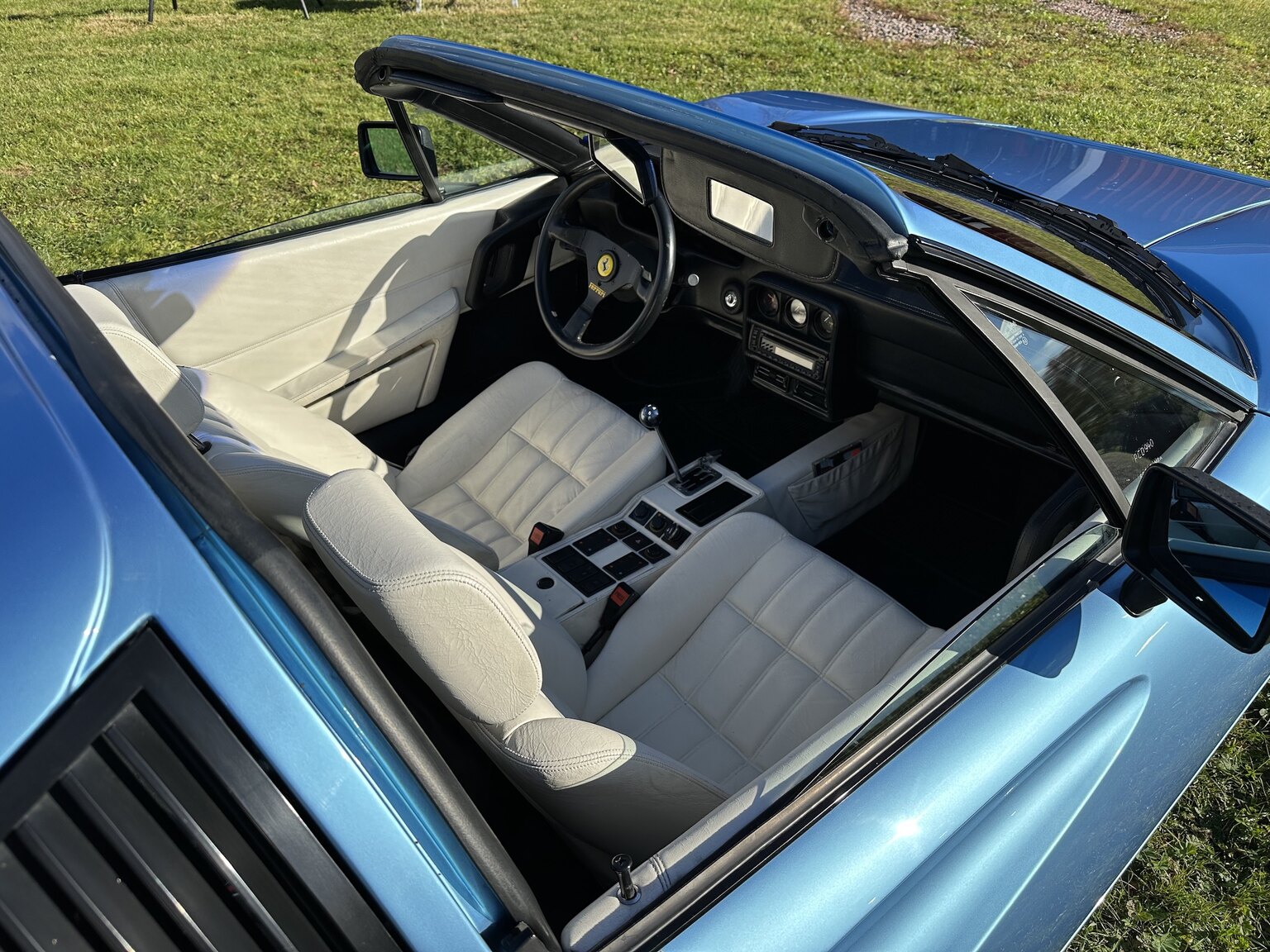 Interiörbild 1986 Ferrari 328 GTS