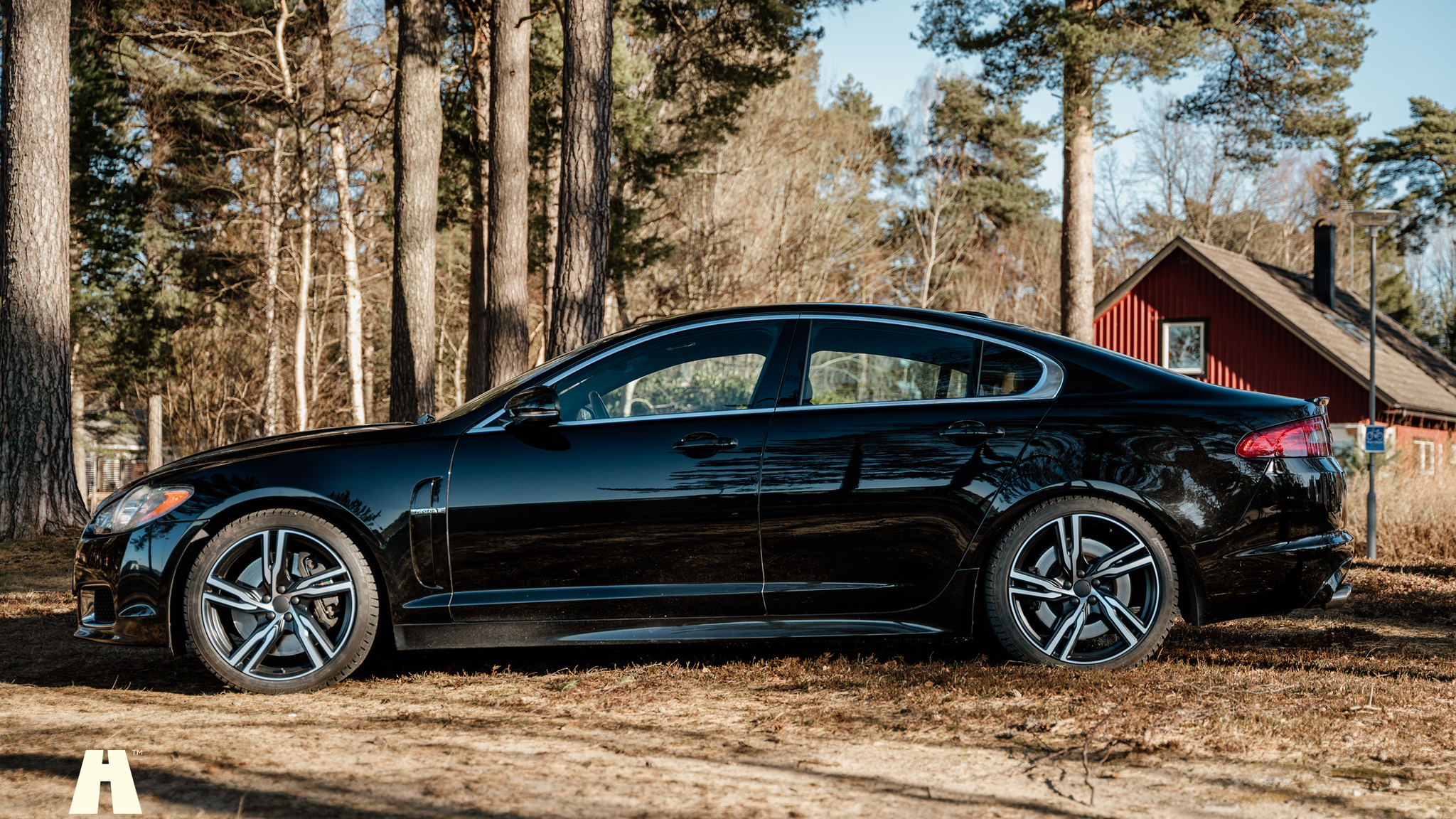 Exterior image of 2010 Jaguar XFR (8)