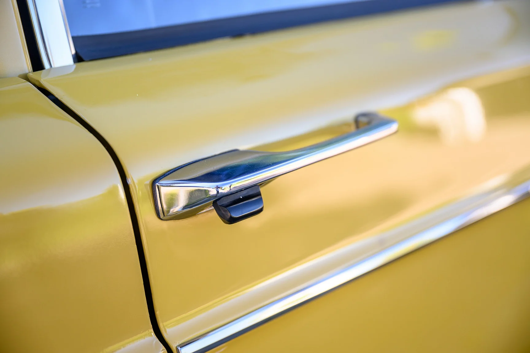 Exterior image of 1971 Volvo 144 2.0 Automatic (69)