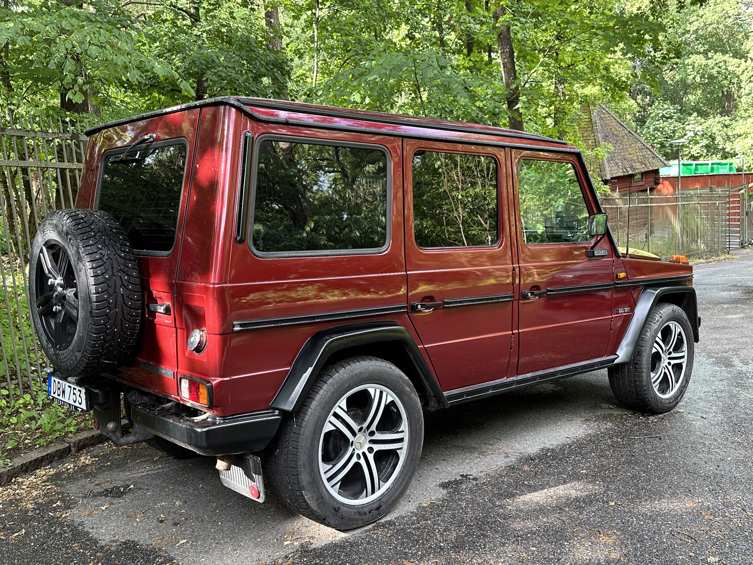 Exterior image of 1986 Mercedes 280 GE (21)
