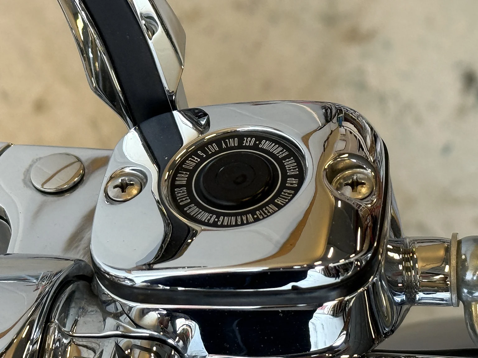 Exterior image of 1999 Harley-Davidson Fxst Softail (31)