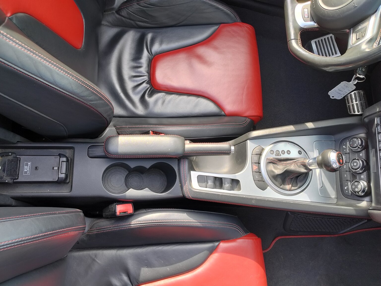Innenraumfoto von 2009 Audi TTS Roadster
