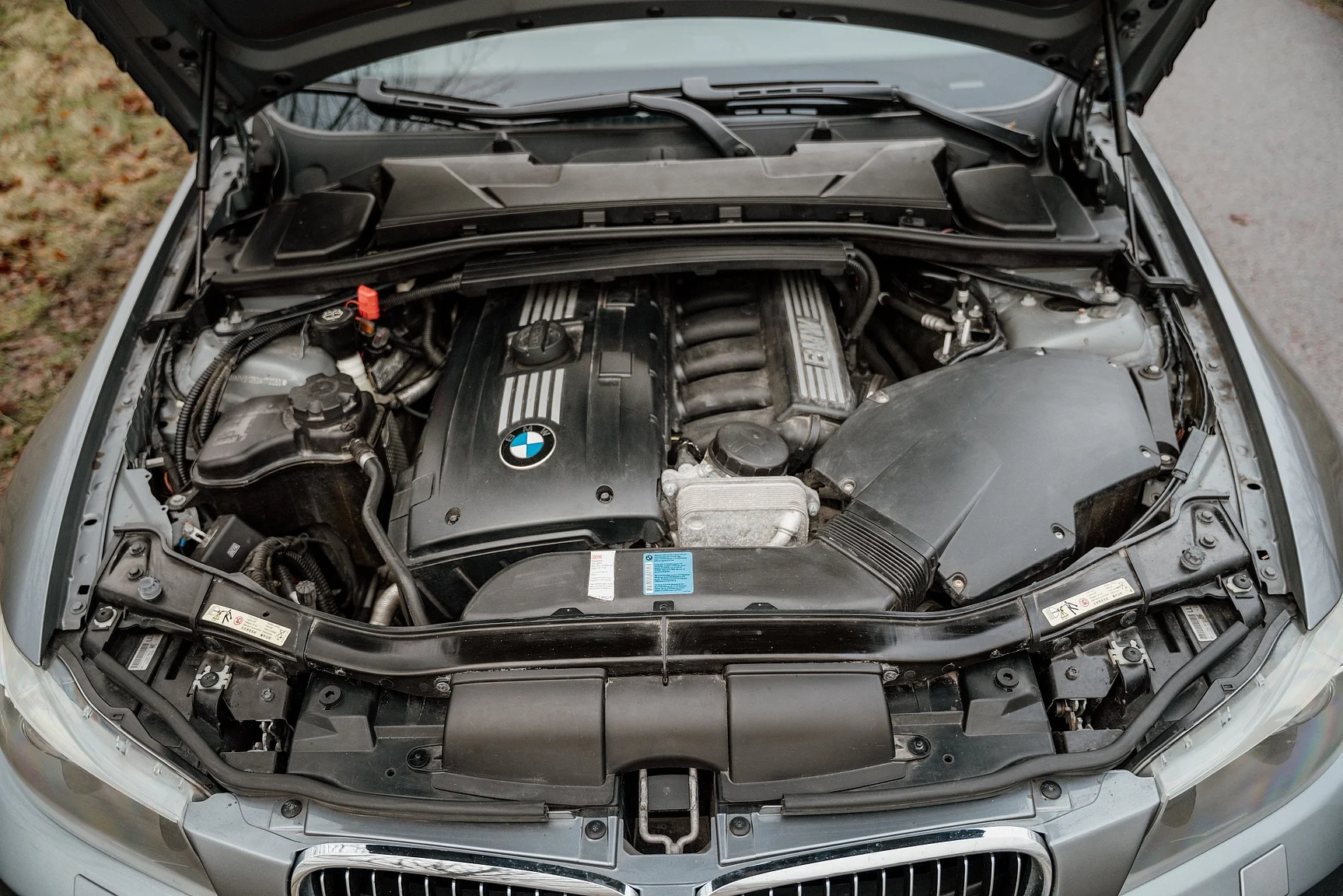 Image of 2010 BMW 325i Sedan (2) mechanics