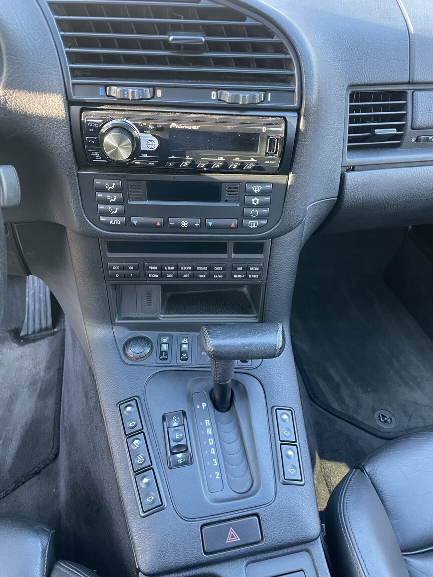 Interior image of 1995 BMW 328 iA Convertible