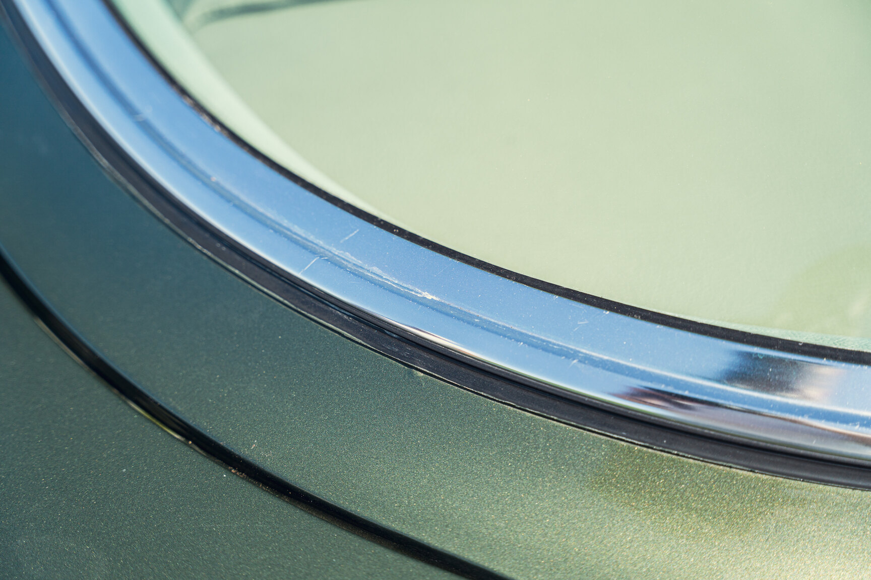 Exterior image of 1976 Mercedes-Benz 450 SLC (67)