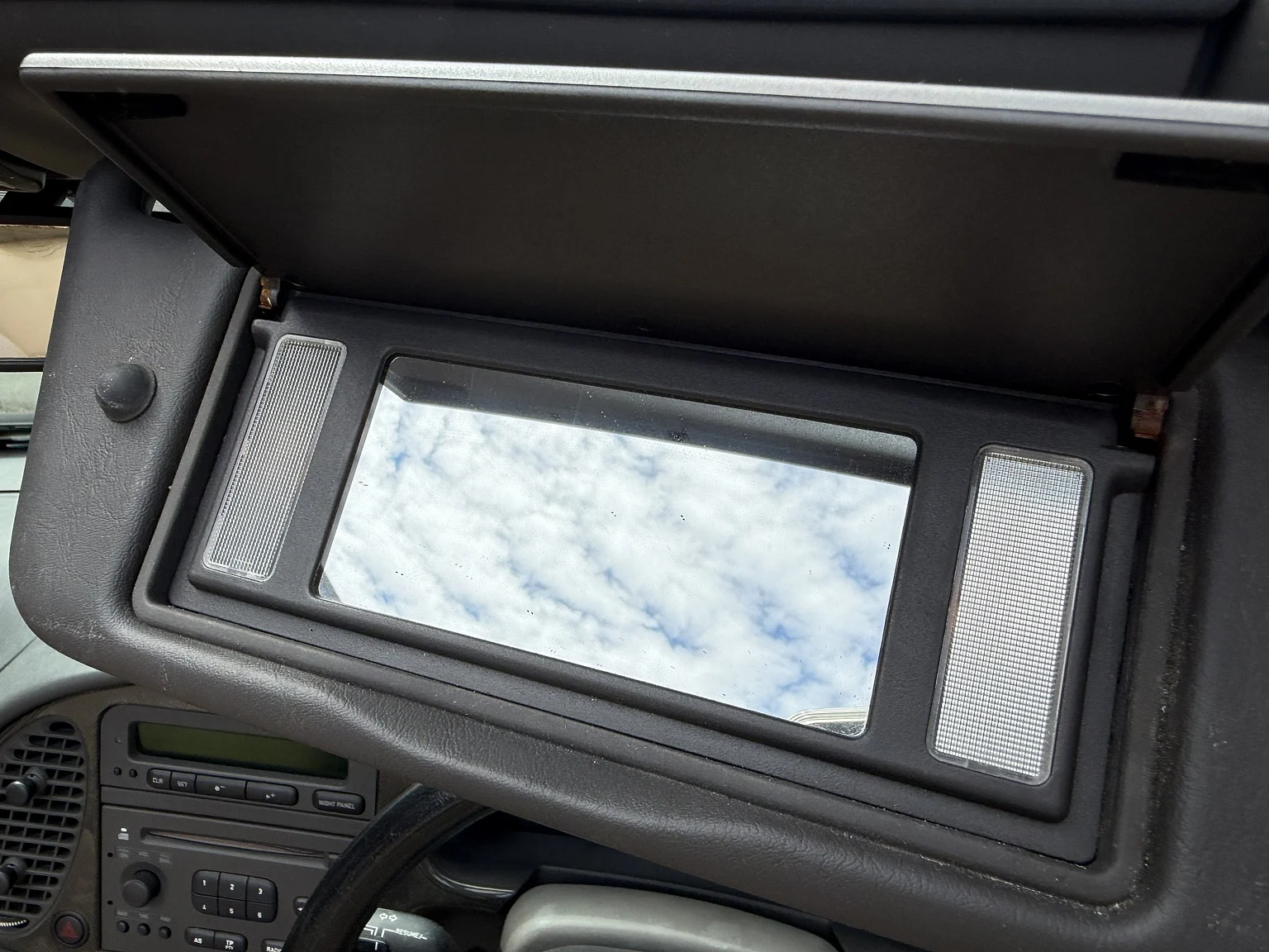 Interior image of 2002 Saab 9-3 2.0T SE Convertible – NO RESERVE (9)