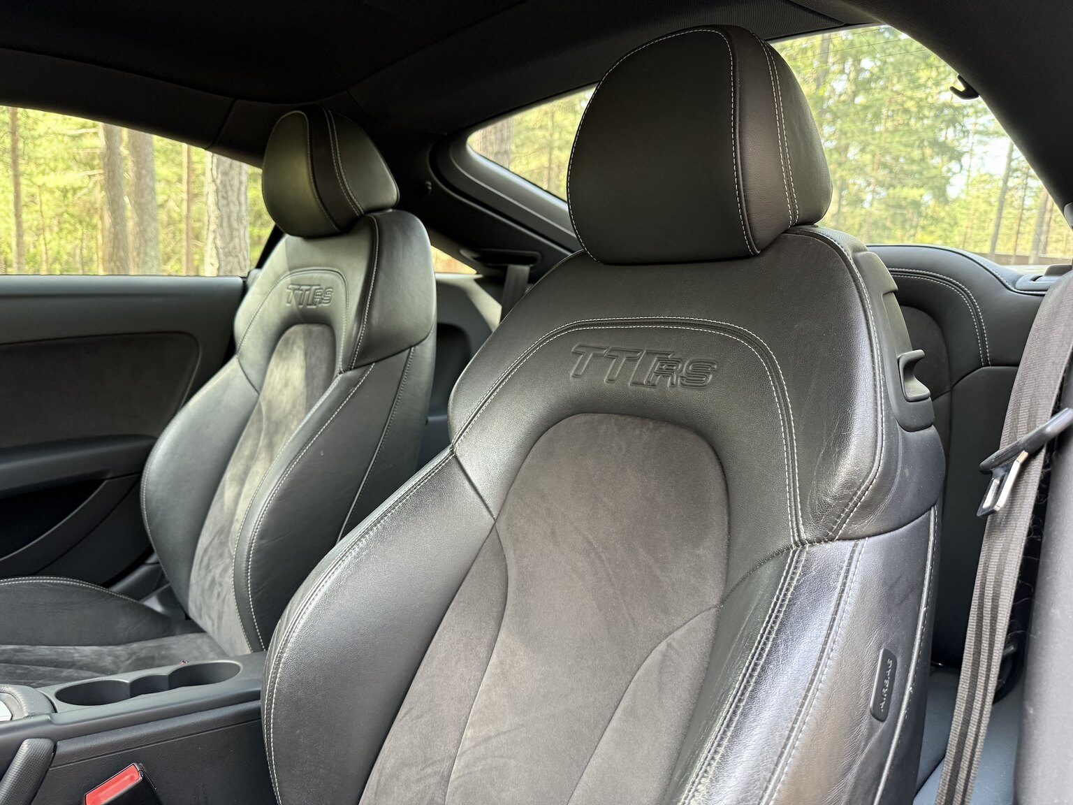 Interior image of 2011 Audi TT RS Coupé