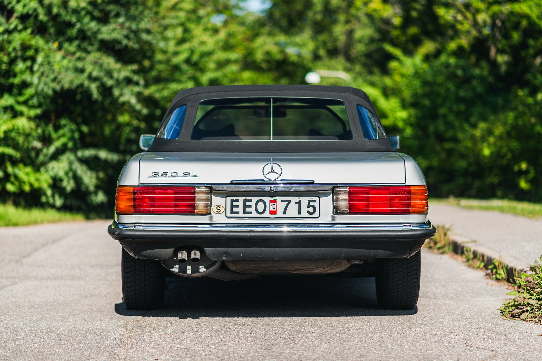 Exterior image of 1972 Mercedes-Benz 350 SL