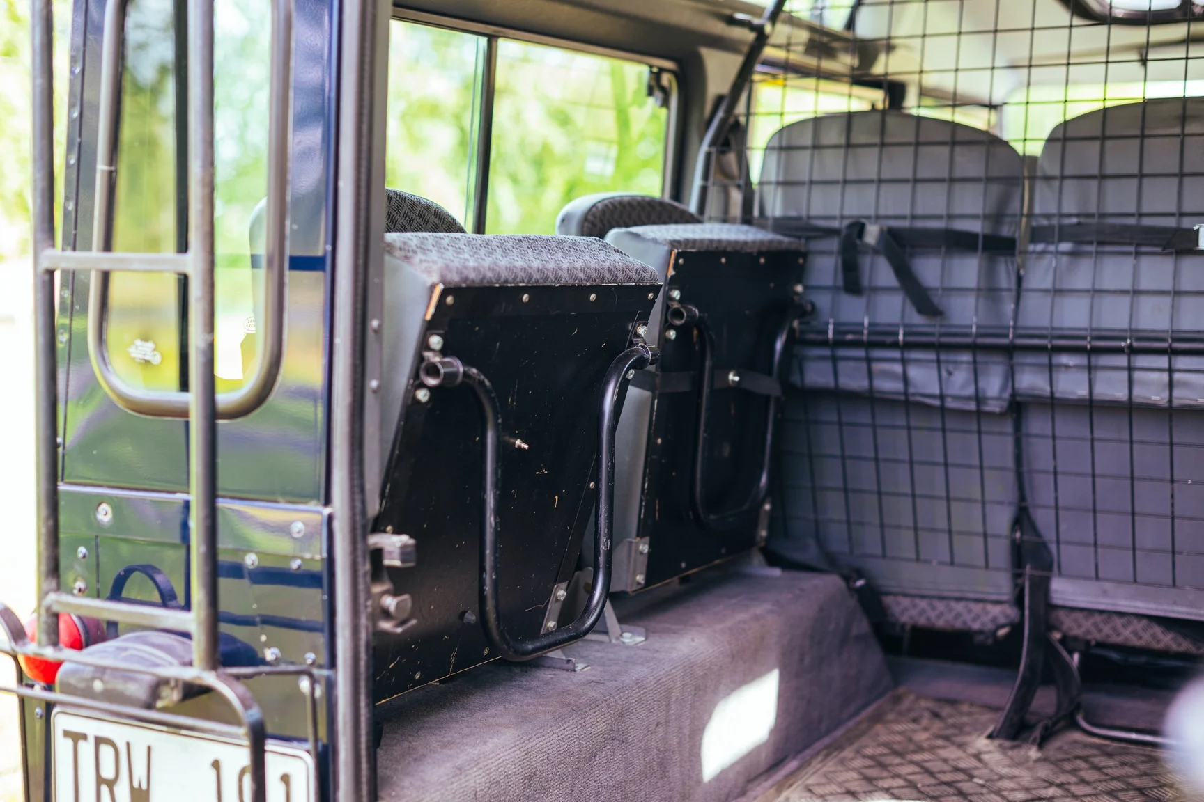 Innenraumfoto von 2002 Land Rover Defender 110 Kombi Td5 (47)