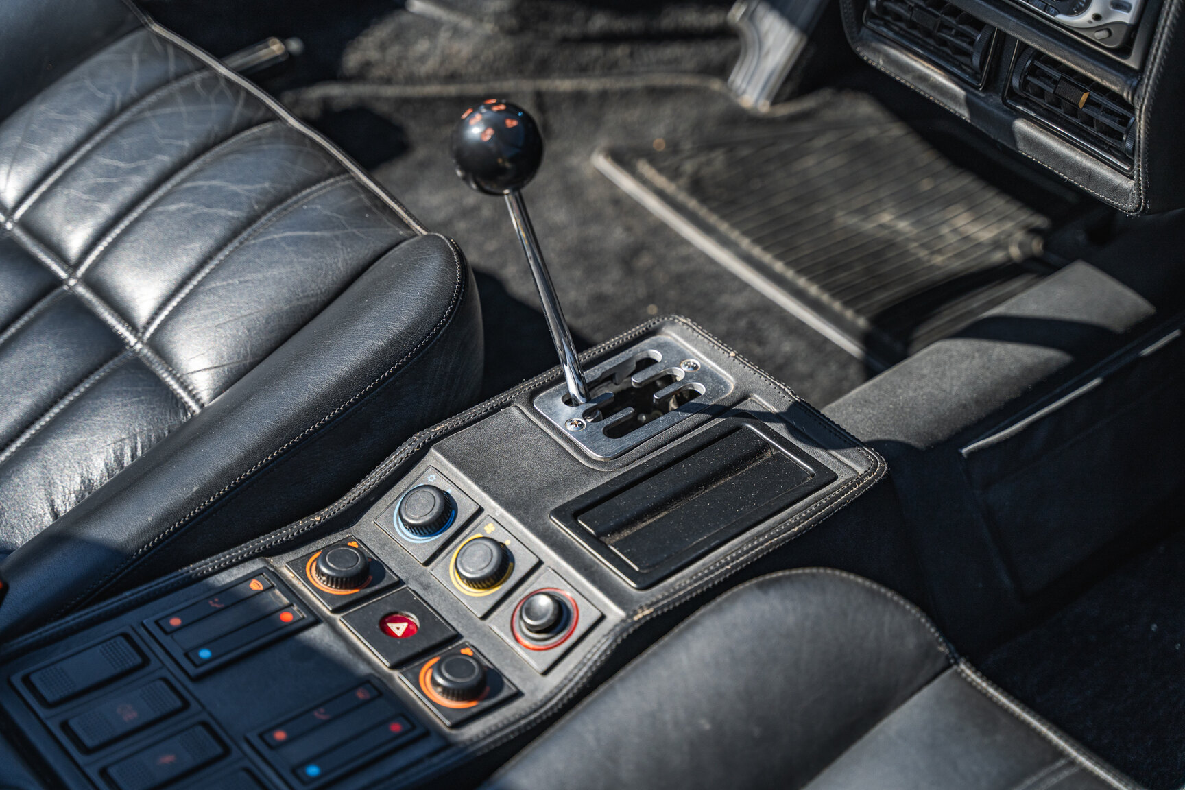 Interiörbild 1989 Ferrari 328 GTS
