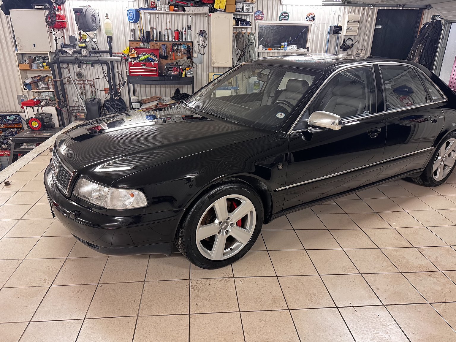 Exteriörbild på 1999 Audi S8 4.2 Quattro