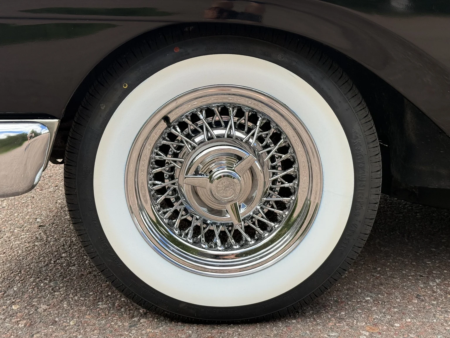Exteriörbild på 1957 Ford Fairlane 500 Hardtop Cabriolet (15)