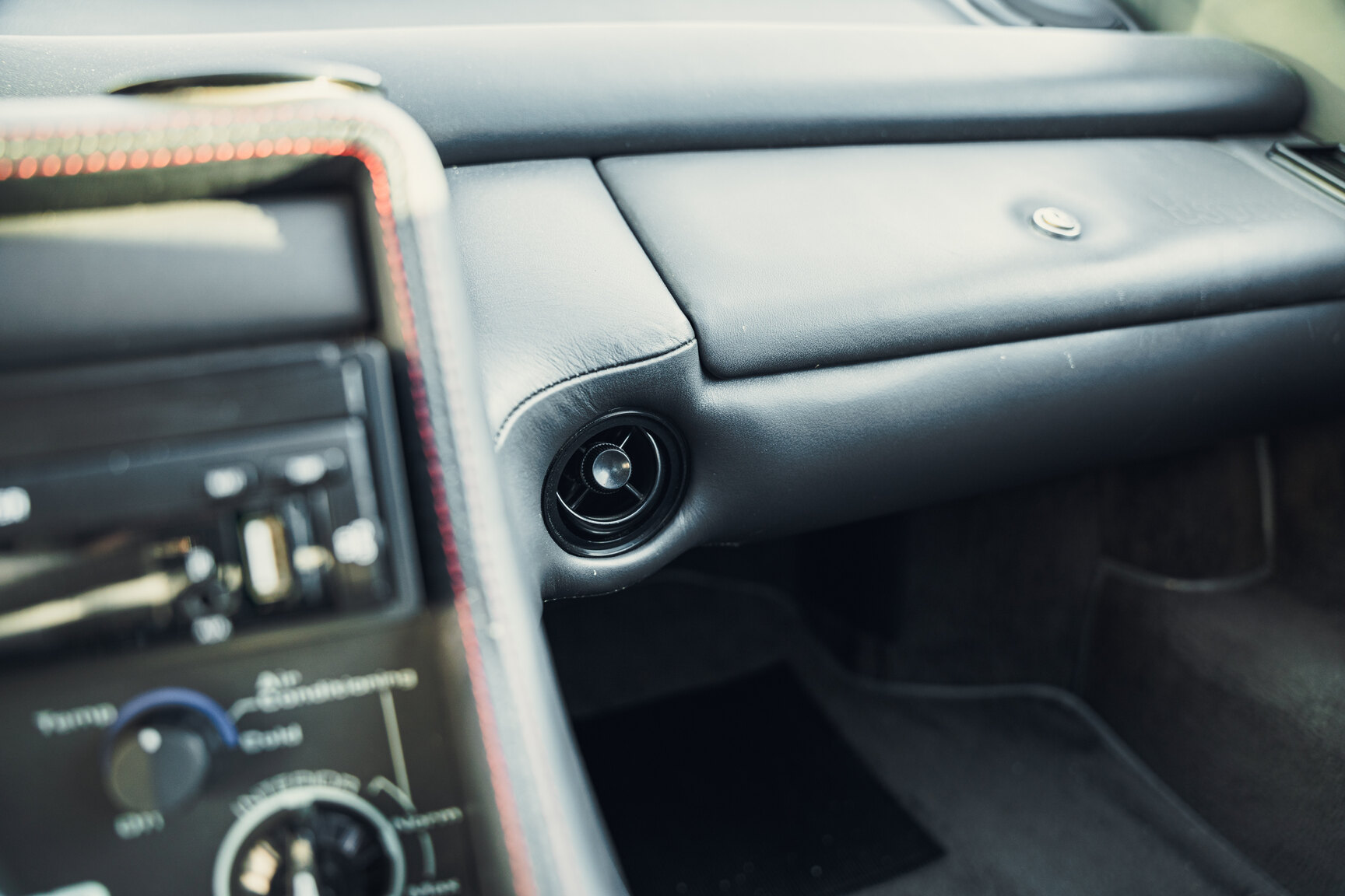 Interior image of 1989 Lotus Esprit Turbo SE