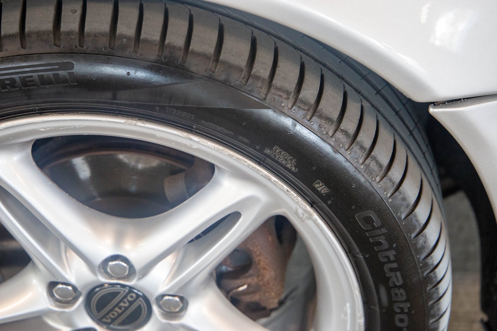 Exterior image of 1999 Volvo C70 2.5 T Manuell